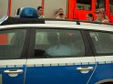 2 Denkmalkletterer hielten Feuerwehr und Polizei in Trapp Koeln Heumarkt P214